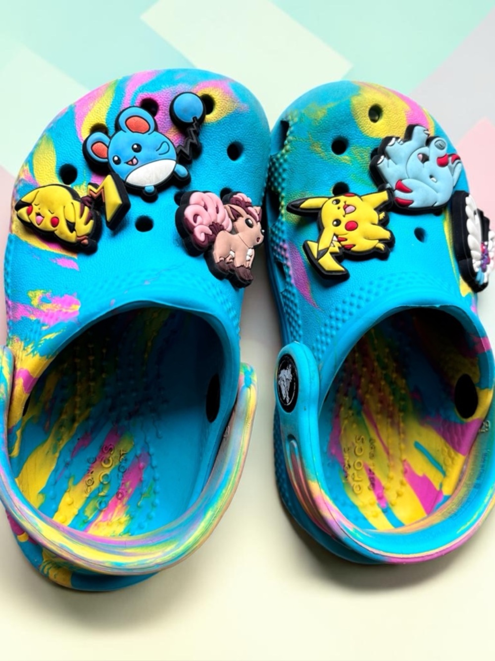 Crocs Toddler Size 6c Marbled Teal Tie Dye with Pikachu Pokémon Jibbitz Charms